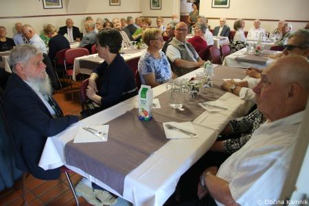 Slavnostna podelitev priznanj in cvetja diamantnim in zlatim parom (15)